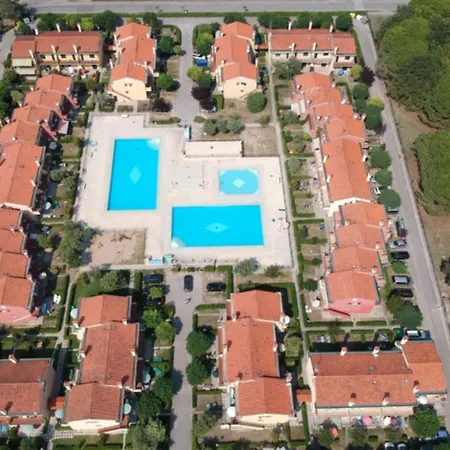 Appartamento Relaxing Townhouse With Pool Access In Bibione