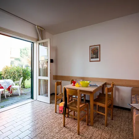 Relaxing Townhouse With Pool Access In Lejlighed *