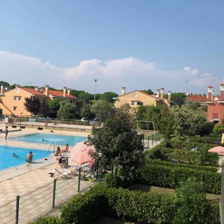 Appartamento Relaxing Townhouse With Pool Access In *
